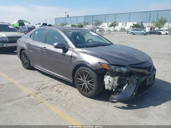 4T1G11AK0MU595024 2021 TOYOTA CAMRY - Image 1
