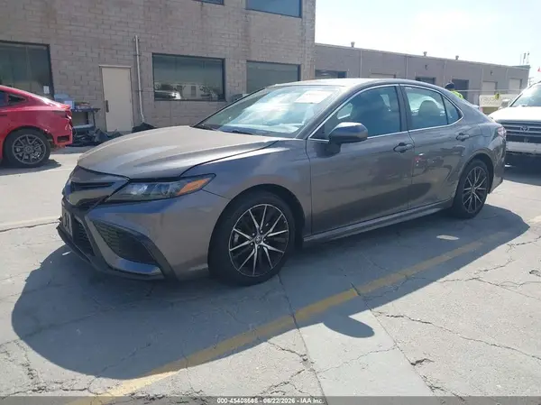 4T1G11AK0MU595024 2021 TOYOTA CAMRY - Image 2