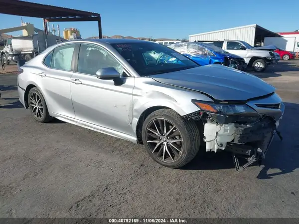 4T1G11AK0MU595587 2021 TOYOTA CAMRY - Image 1
