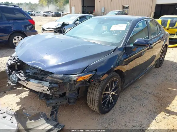 4T1G11AK0MU596853 2021 TOYOTA CAMRY - Image 2