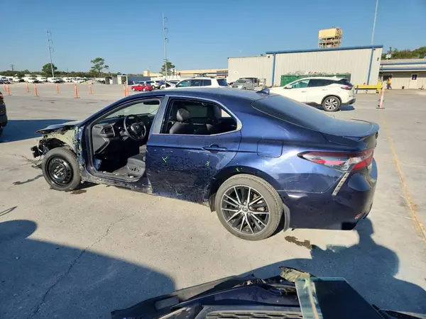 4T1G11AK0MU599445 2021 TOYOTA CAMRY - Image 2