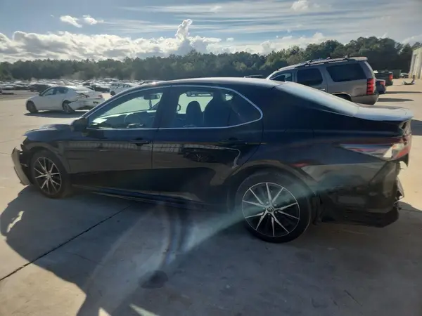 4T1G11AK0MU600691 2021 TOYOTA CAMRY - Image 2