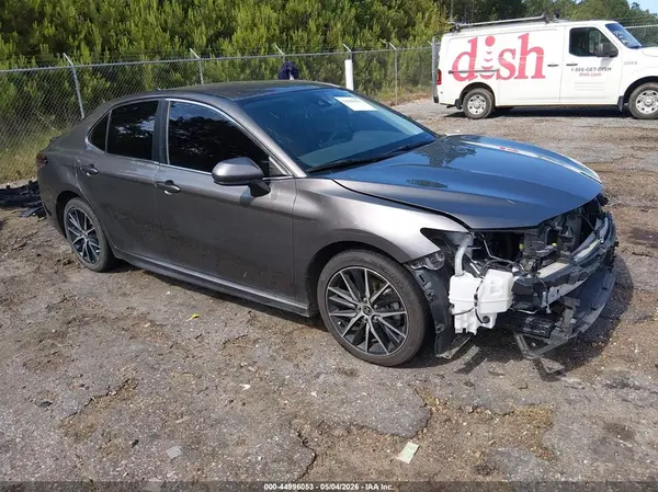 4T1G11AK0MU603249 2021 TOYOTA CAMRY - Image 1