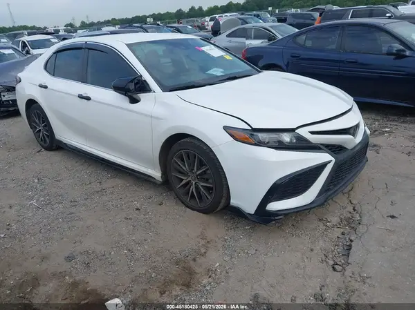 4T1G11AK0MU607415 2021 TOYOTA CAMRY - Image 1