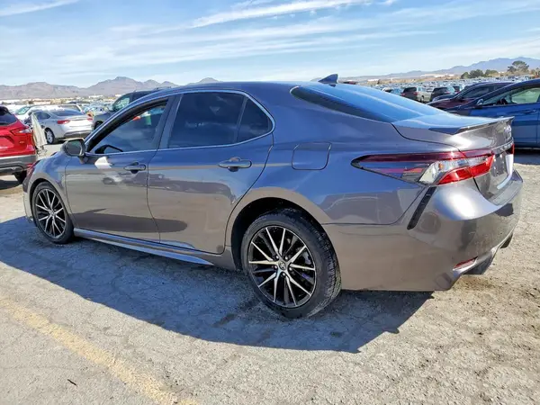 4T1G11AK0MU609066 2021 TOYOTA CAMRY - Image 2