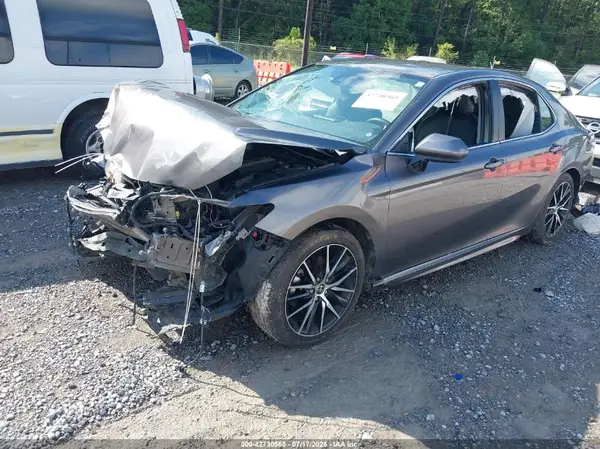 4T1G11AK0MU613733 2021 TOYOTA CAMRY - Image 2