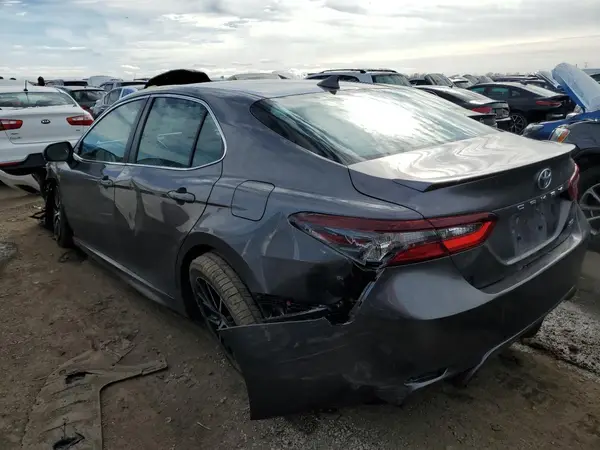 4T1G11AK0MU615742 2021 TOYOTA CAMRY - Image 2