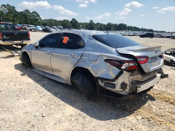 4T1G11AK0MU616020 2021 TOYOTA CAMRY - Image 2