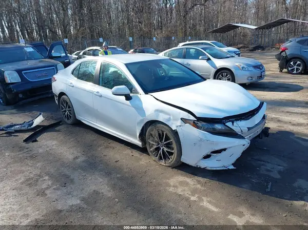 4T1G11AK0NU001274 2022 TOYOTA CAMRY - Image 1