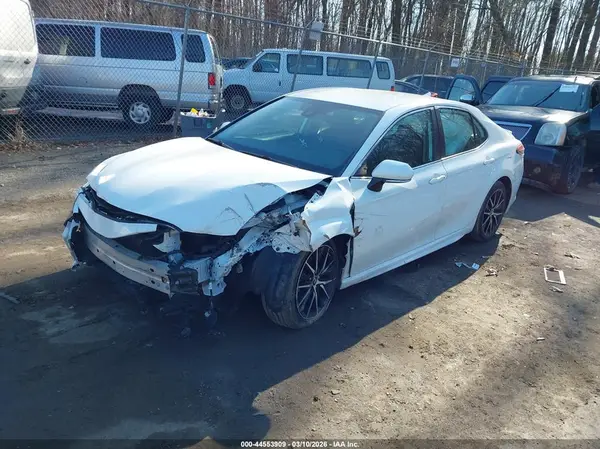 4T1G11AK0NU001274 2022 TOYOTA CAMRY - Image 2