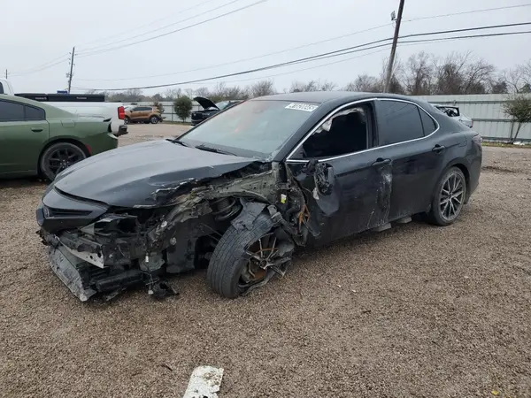 4T1G11AK0NU001856 2022 TOYOTA CAMRY - Image 1