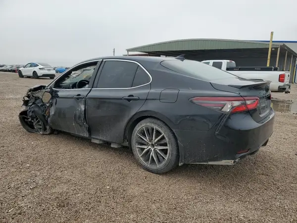 4T1G11AK0NU001856 2022 TOYOTA CAMRY - Image 2