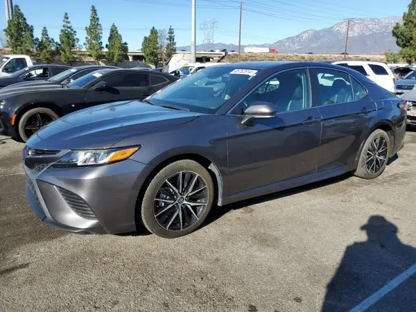 4T1G11AK0NU008807 2022 TOYOTA CAMRY - Image 1