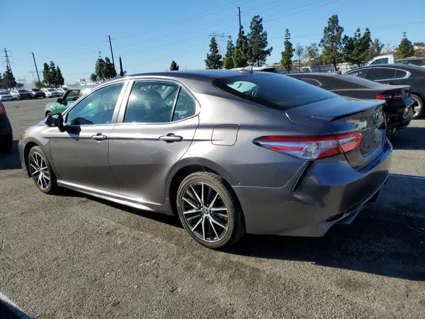 4T1G11AK0NU008807 2022 TOYOTA CAMRY - Image 2