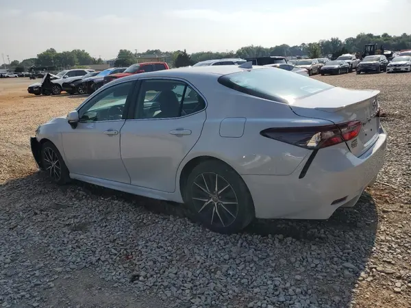 4T1G11AK0NU016714 2022 TOYOTA CAMRY - Image 2
