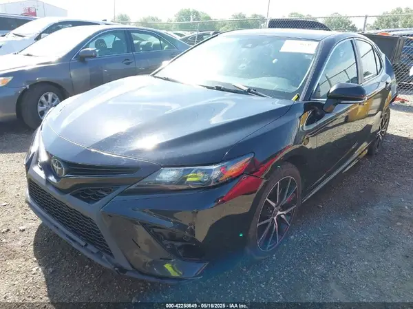 4T1G11AK0NU017605 2022 TOYOTA CAMRY - Image 2
