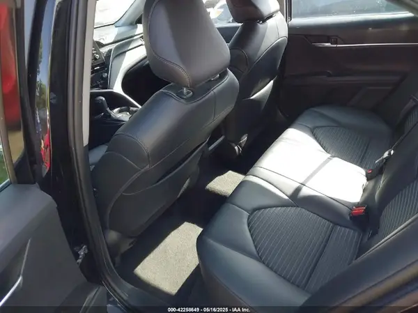 4T1G11AK0NU017605 2022 TOYOTA CAMRY - Image 8