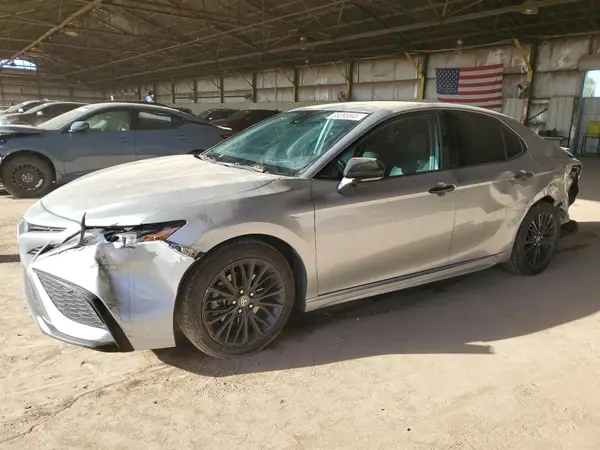 4T1G11AK0NU018043 2022 TOYOTA CAMRY - Image 1