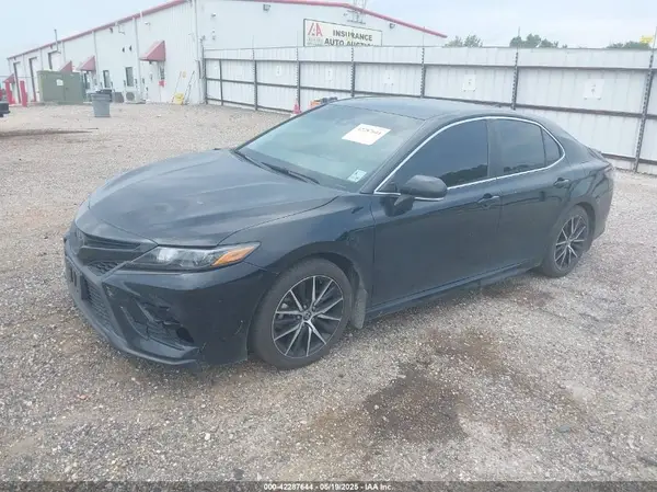 4T1G11AK0NU019094 2022 TOYOTA CAMRY - Image 2