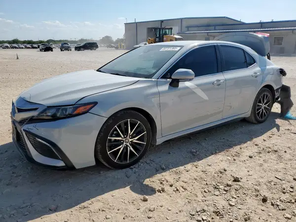 4T1G11AK0NU025283 2022 TOYOTA CAMRY - Image 1
