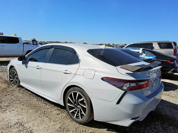 4T1G11AK0NU034288 2022 TOYOTA CAMRY - Image 2