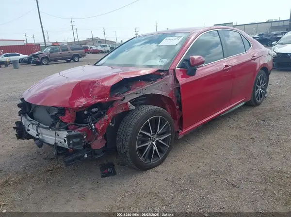 4T1G11AK0NU034386 2022 TOYOTA CAMRY - Image 2