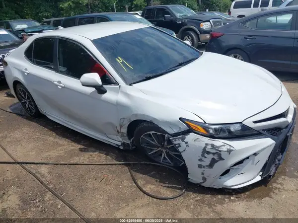 4T1G11AK0NU036123 2022 TOYOTA CAMRY - Image 1