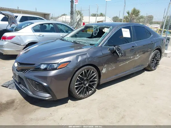 4T1G11AK0NU040589 2022 TOYOTA CAMRY - Image 2