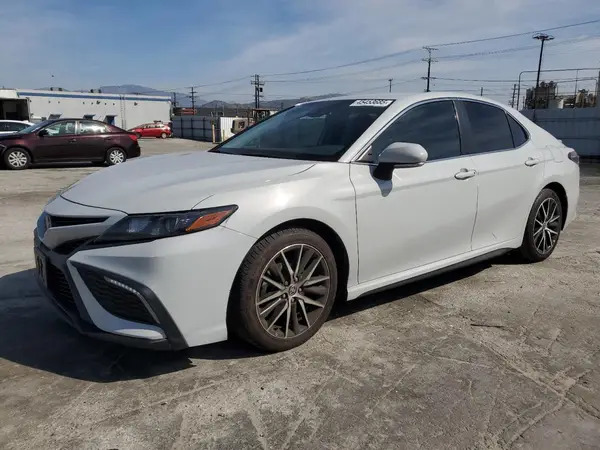 4T1G11AK0NU057120 2022 TOYOTA CAMRY - Image 1