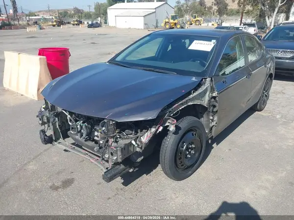 4T1G11AK0NU058963 2022 TOYOTA CAMRY - Image 2