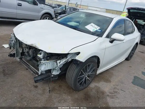4T1G11AK0NU067002 2022 TOYOTA CAMRY - Image 2