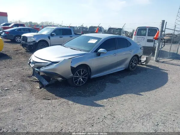 4T1G11AK0NU069140 2022 TOYOTA CAMRY - Image 2