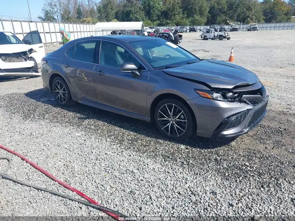 4T1G11AK0NU071468 2022 TOYOTA CAMRY - Image 1