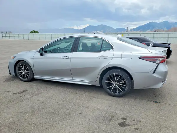 4T1G11AK0NU622496 2022 TOYOTA CAMRY - Image 2