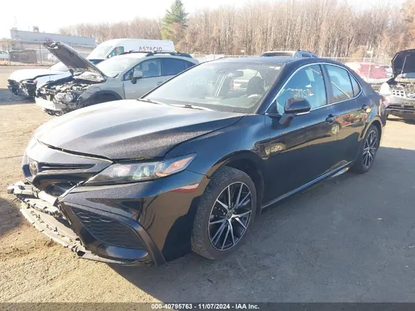 4T1G11AK0NU623048 2022 TOYOTA CAMRY - Image 2