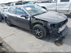 4T1G11AK0NU624085 2022 TOYOTA CAMRY