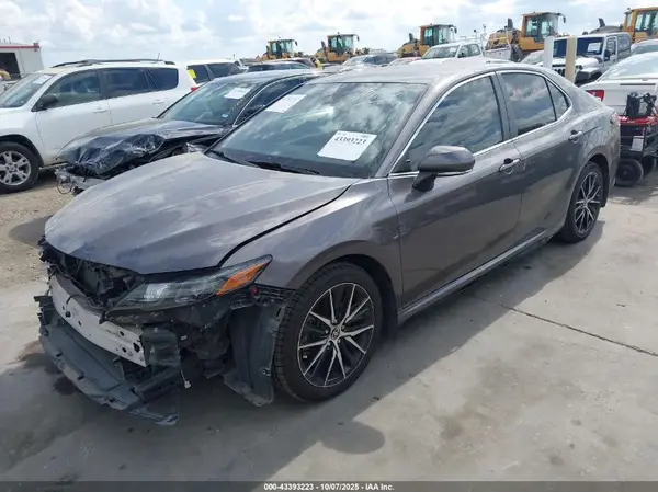 4T1G11AK0NU624085 2022 TOYOTA CAMRY - Image 2