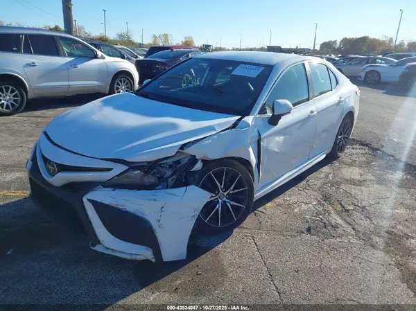 4T1G11AK0NU627567 2022 TOYOTA CAMRY - Image 2