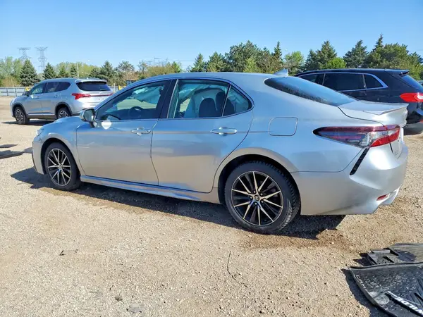 4T1G11AK0NU628704 2022 TOYOTA CAMRY - Image 2