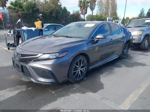 4T1G11AK0NU629125 2022 TOYOTA CAMRY - Image 2