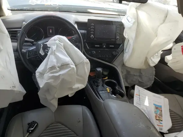 4T1G11AK0NU631506 2022 TOYOTA CAMRY - Image 8
