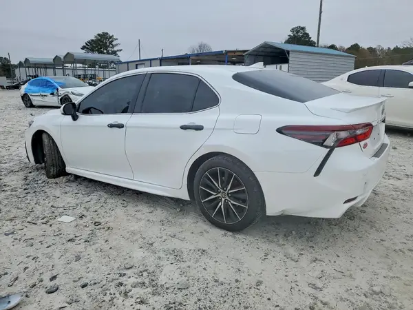 4T1G11AK0NU634731 2022 TOYOTA CAMRY - Image 2