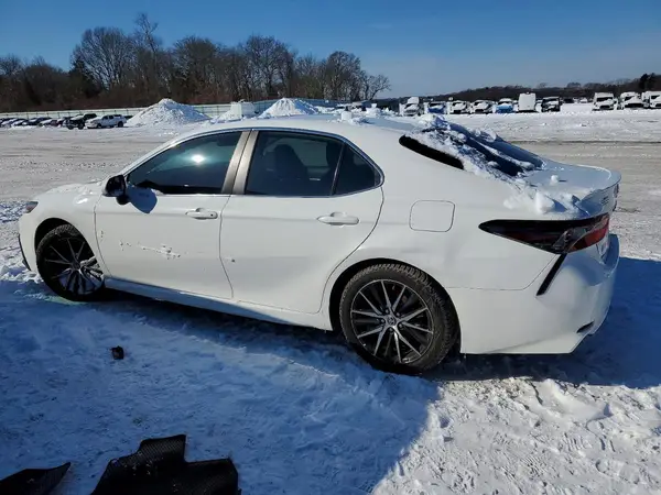 4T1G11AK0NU638097 2022 TOYOTA CAMRY - Image 2