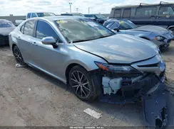 4T1G11AK0NU640660 2022 TOYOTA CAMRY
