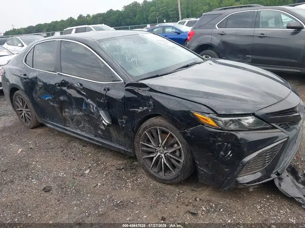 4T1G11AK0NU641467 2022 TOYOTA CAMRY - Image 1