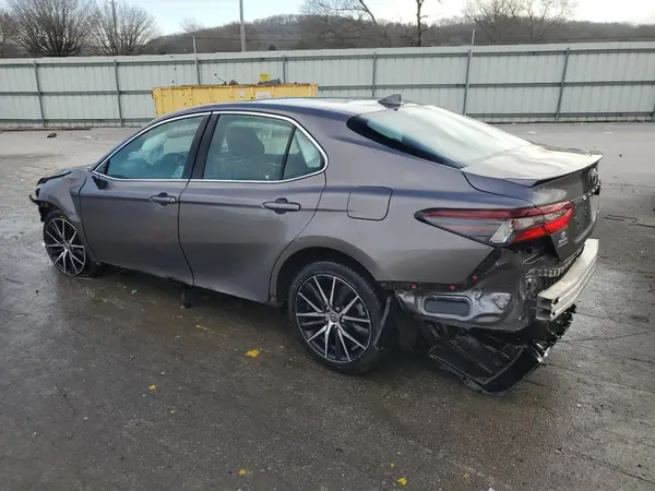 4T1G11AK0NU642120 2022 TOYOTA CAMRY - Image 2