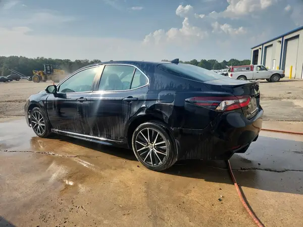 4T1G11AK0NU648869 2022 TOYOTA CAMRY - Image 2