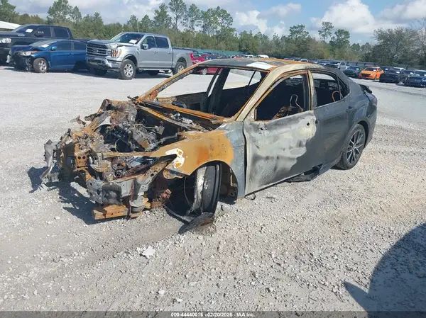4T1G11AK0NU649262 2022 TOYOTA CAMRY - Image 2