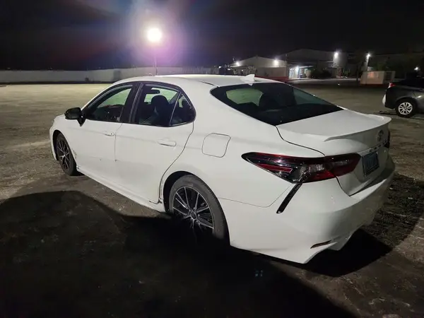 4T1G11AK0NU649651 2022 TOYOTA CAMRY - Image 2