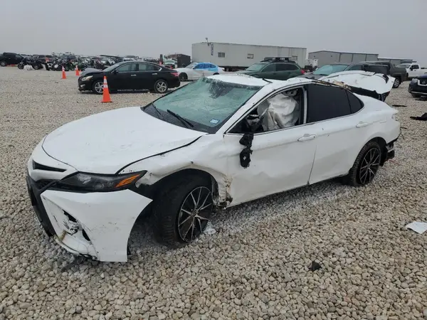 4T1G11AK0NU650069 2022 TOYOTA CAMRY - Image 1